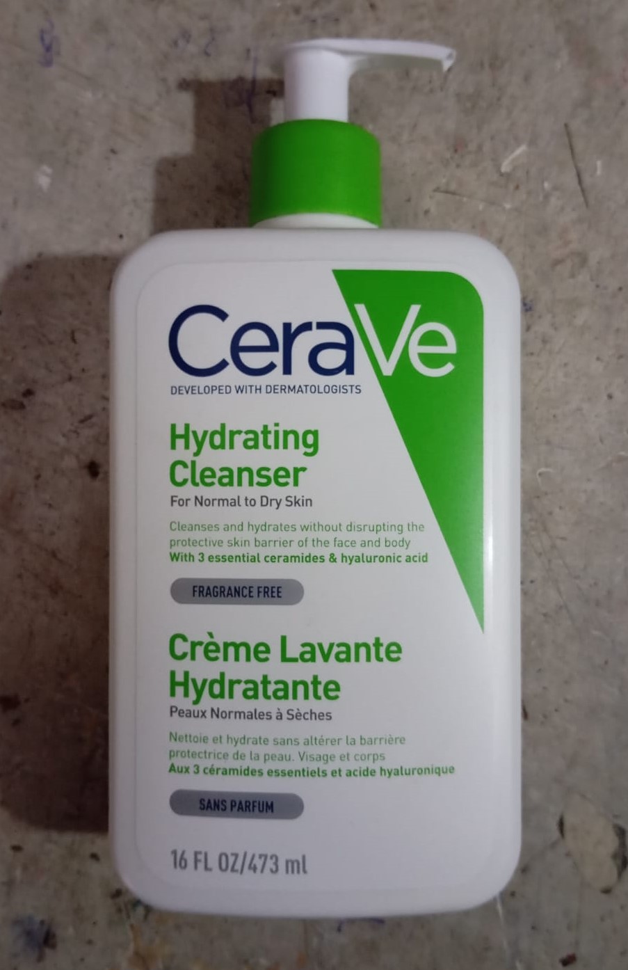 CeraVe Hydrating Cleanser (473 ml / 16 fl oz)